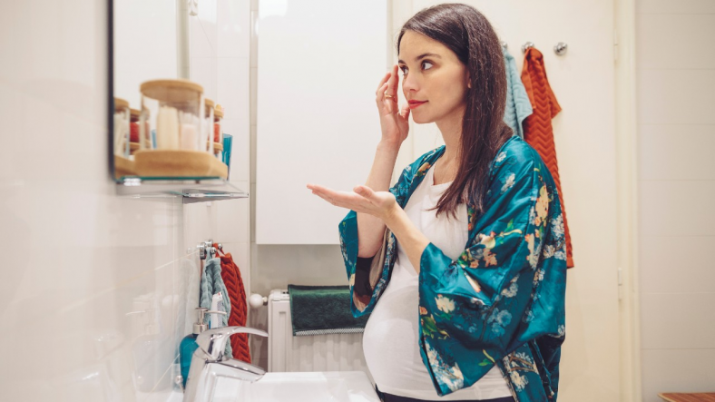 Kandungan Skincare yang Tidak Boleh Untuk Ibu Hamil