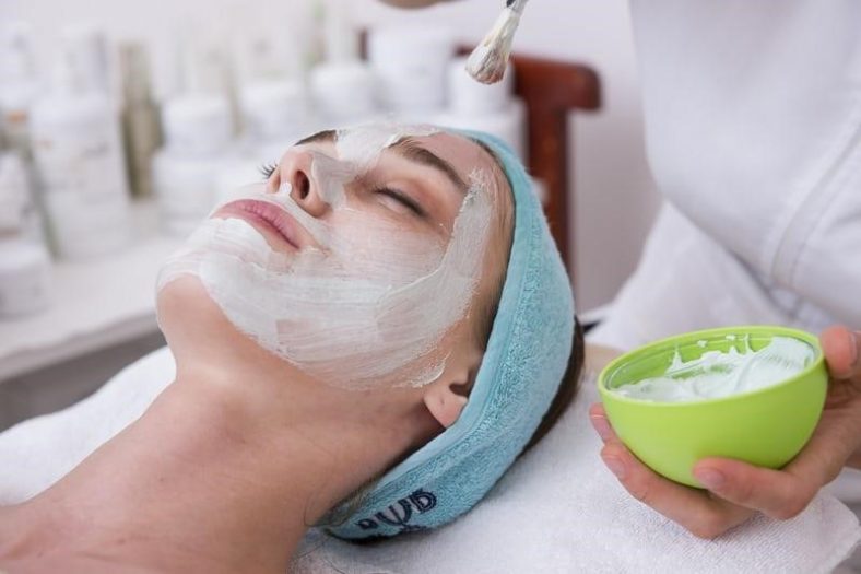 TIPS MEMBUAT MASKER ALAMI UNTUK KULIT KUSAM DAN GELAP